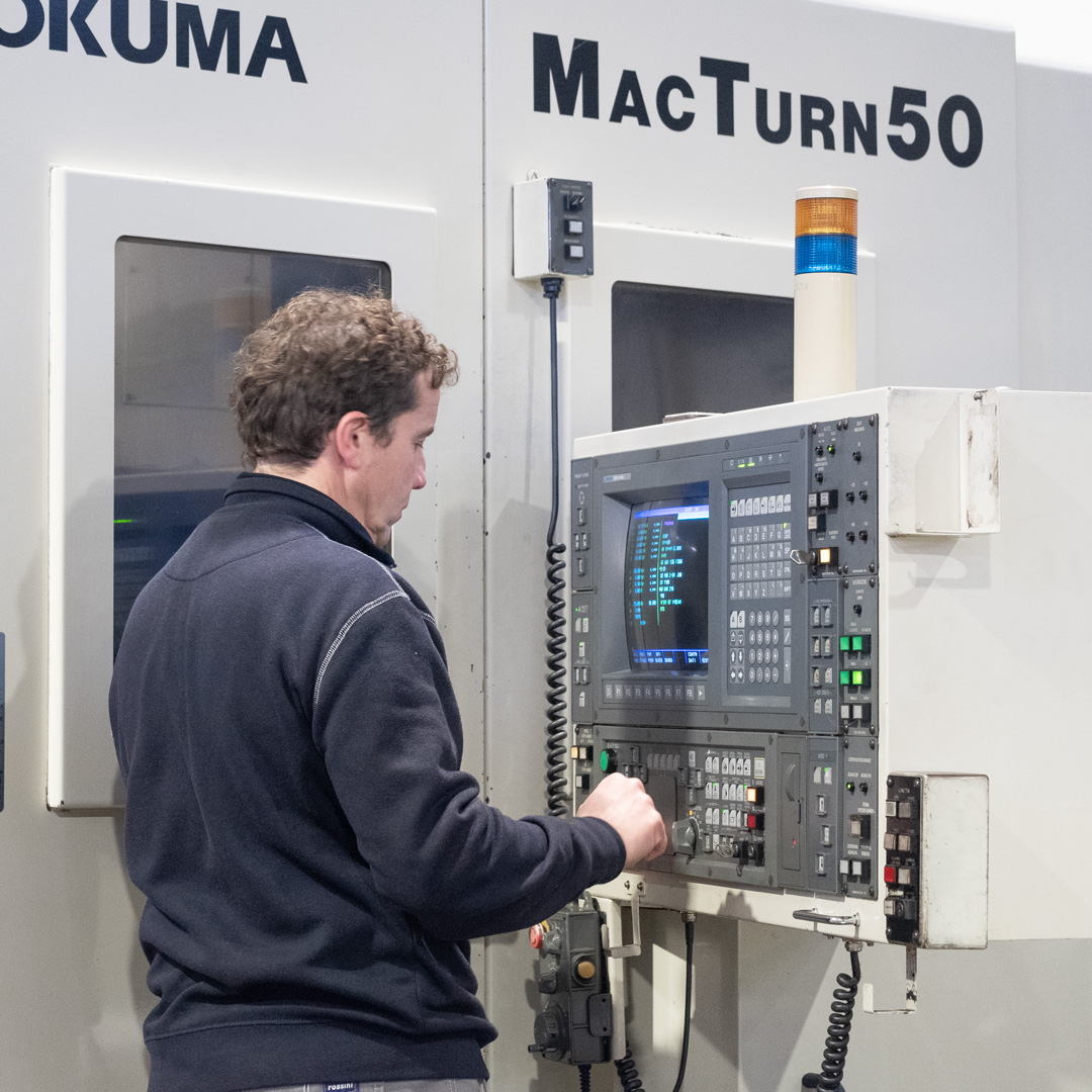 uomo-okuma